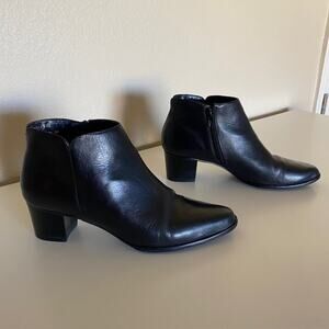 Capezio Jodi Too Black Boots 2" Block Heel Zippered Ankle Booties‎ Women's 9M